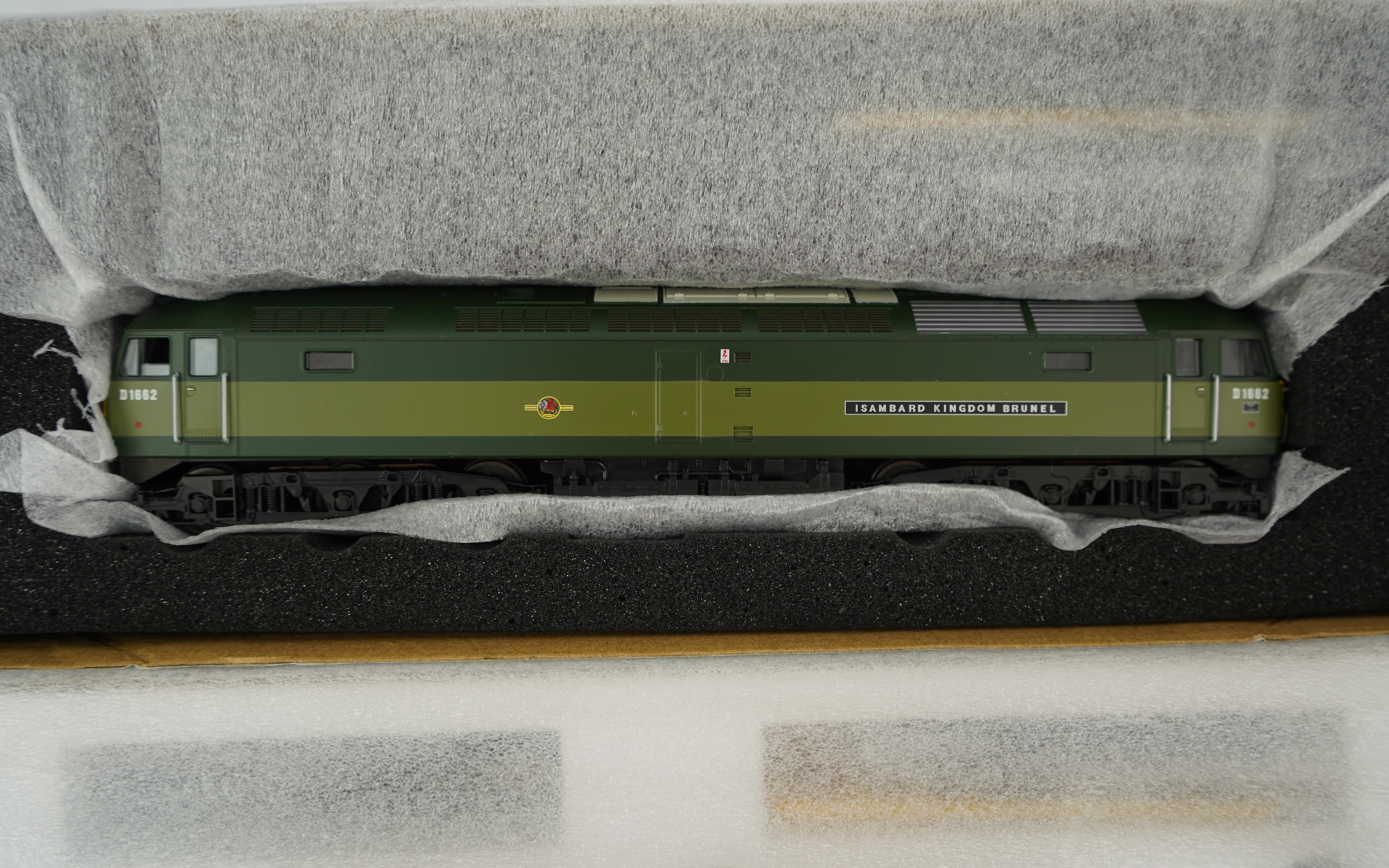 Two boxed Heljan 00 gauge railway BR class 47 diesel-electric Co-Co locomotives; Isambard Kingdom Brunel D1662, (4701), together with City of Truro 47076, (4732)